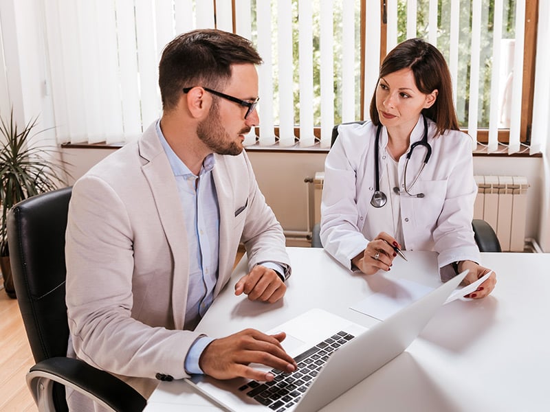 Female-doctor-on-a-training-session