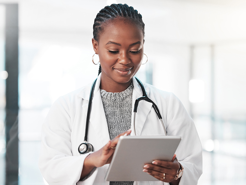 Portrait-of-smiling-young-30s-bussinesswoman-doctor-posing-in-modern-workplace-consultation Portrait-of-smiling-young-30s-bussinesswoman-doctor-posing-in-modern-workplace-consultation