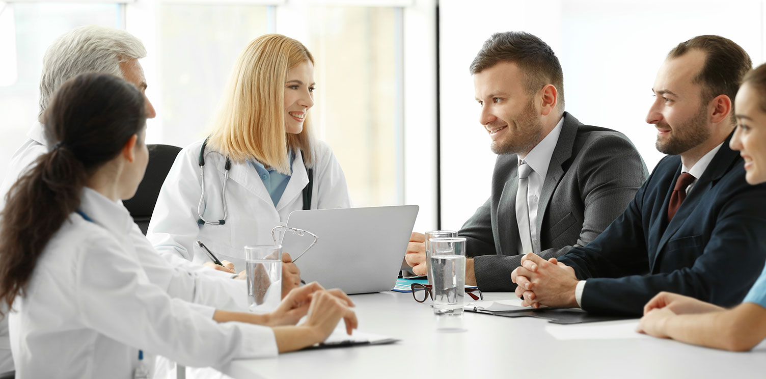 Team-of-doctors-having-meeting-in-clinic